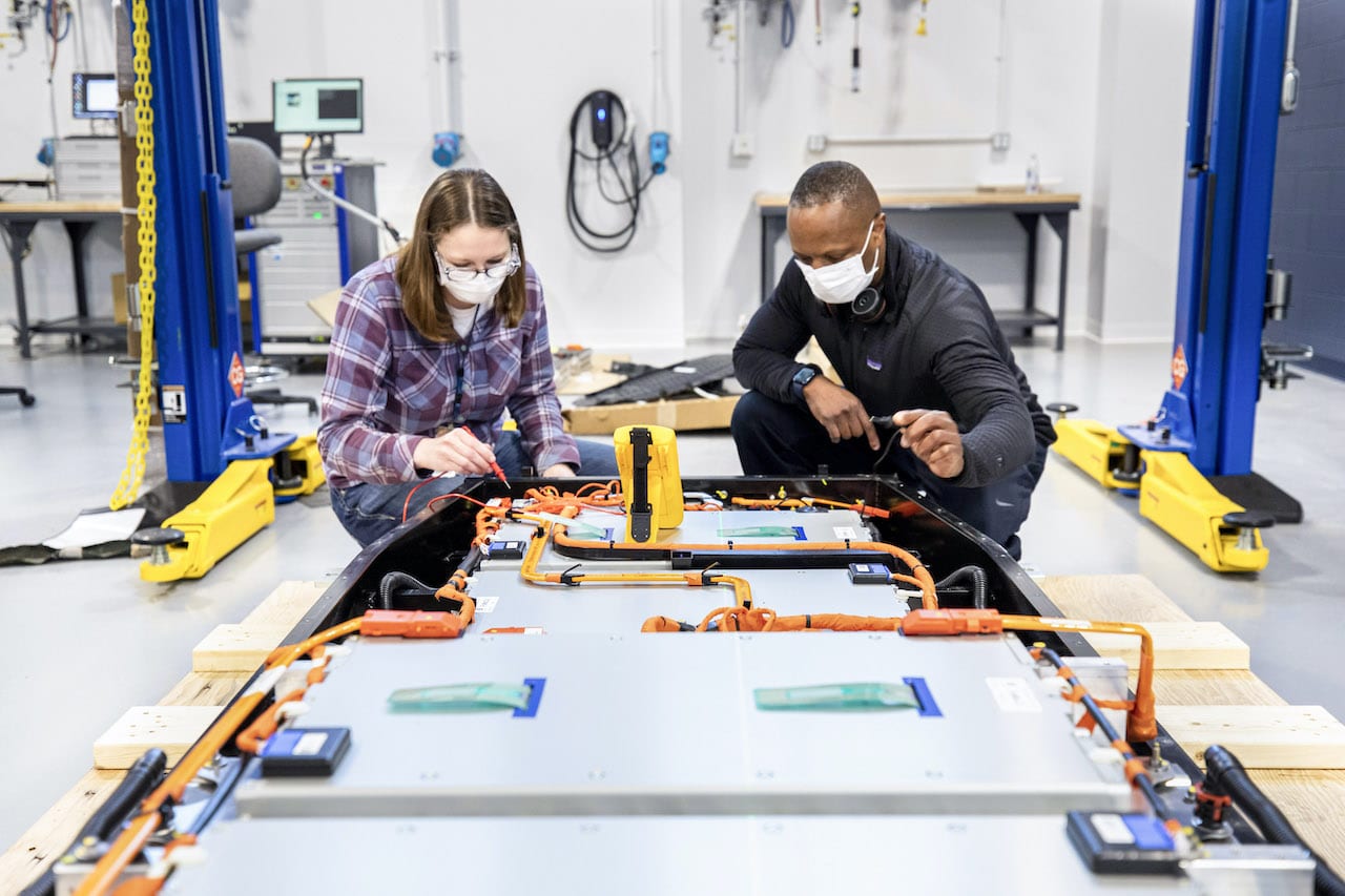 Ford-Elektroauto-Batterie-Forschung-Entwicklung
