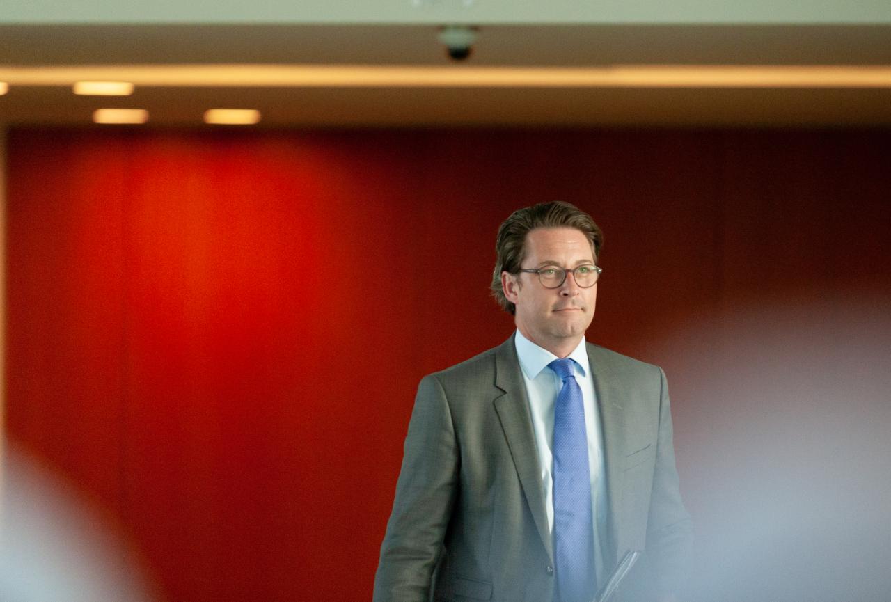 Verkehrsminister Scheuer warnt vor zu scharfen CO2-Vorgaben