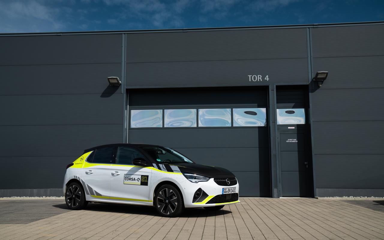 Rallye-Optik auch für normalen Opel Corsa-e