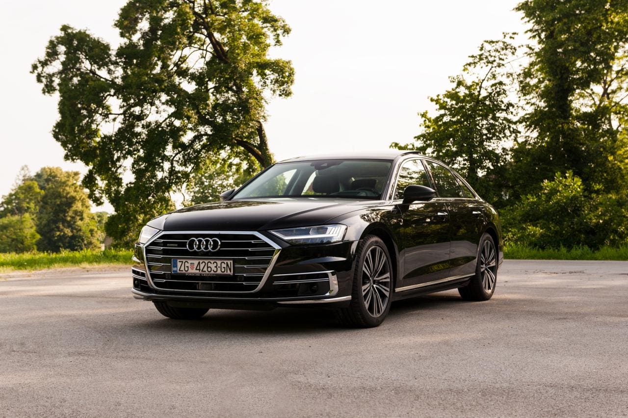 Audi soll Elektro-SUV Q8 e-tron für 2026 und Produktion in Brüssel einplanen