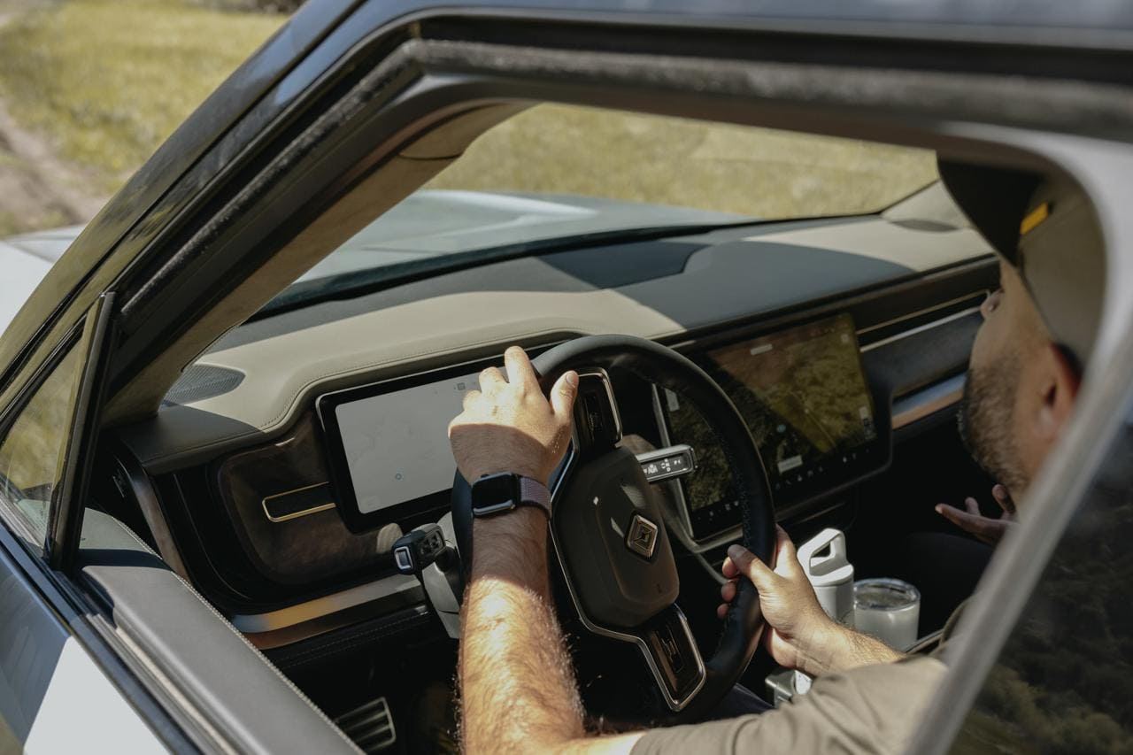 Amazon, Ford, ... investieren erneut Milliarden in Rivian Motors