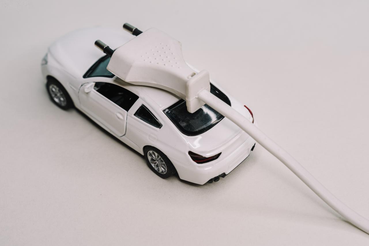 Europa: PHEV haben weiterhin die Nase vorn; E-Autos holen auf. Schnell...