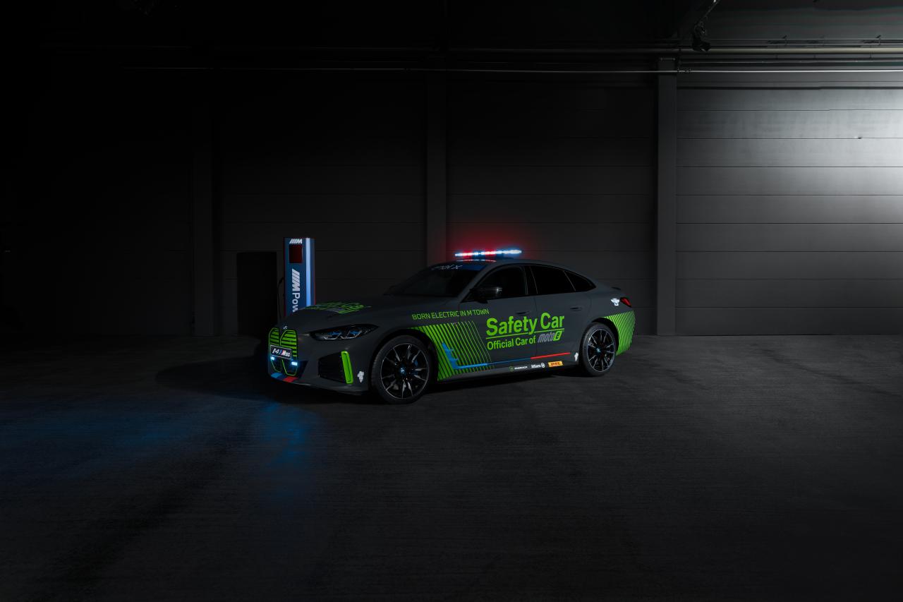 BMW i4 M50 wird Safety-Car bei E-Motorrad-WM