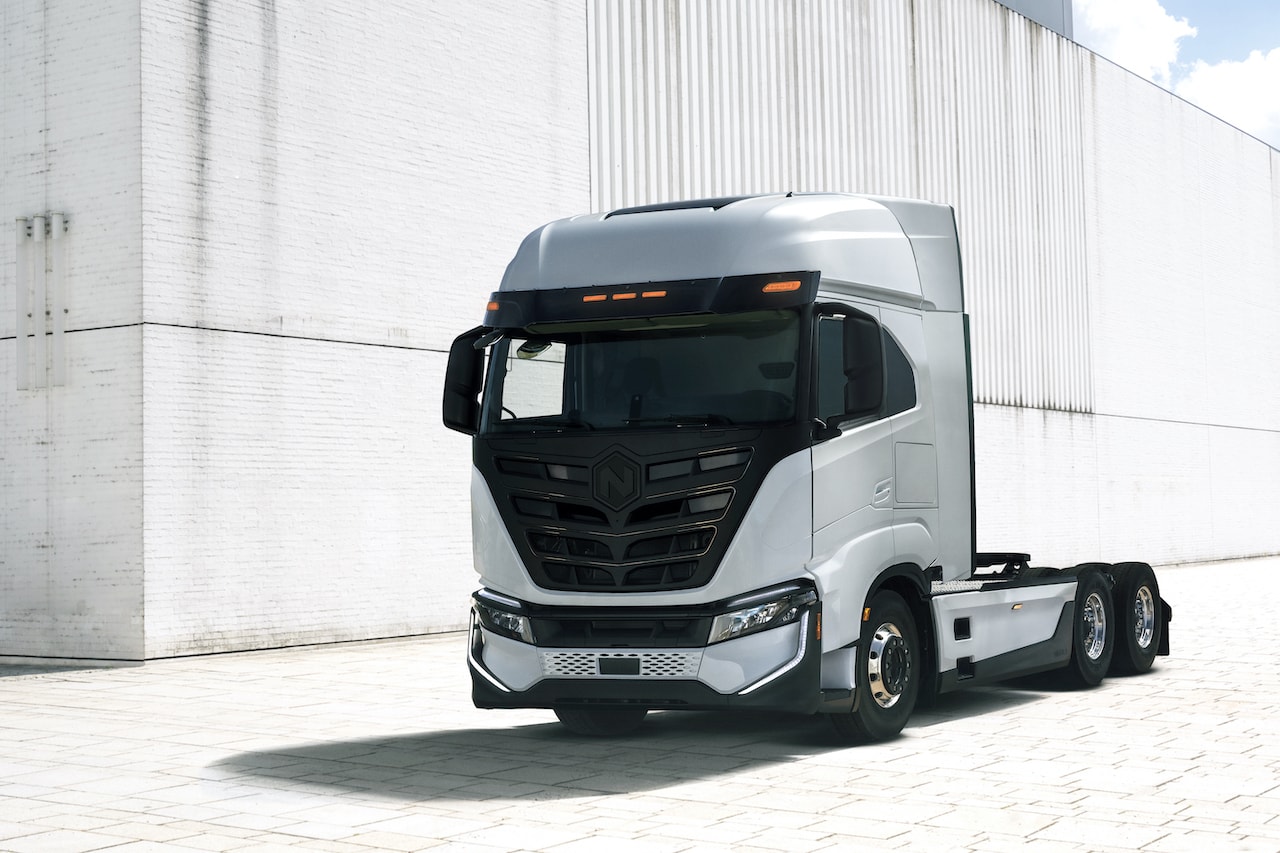 Nikola-Tre-Elektro-Lkw-Iveco-Ulm