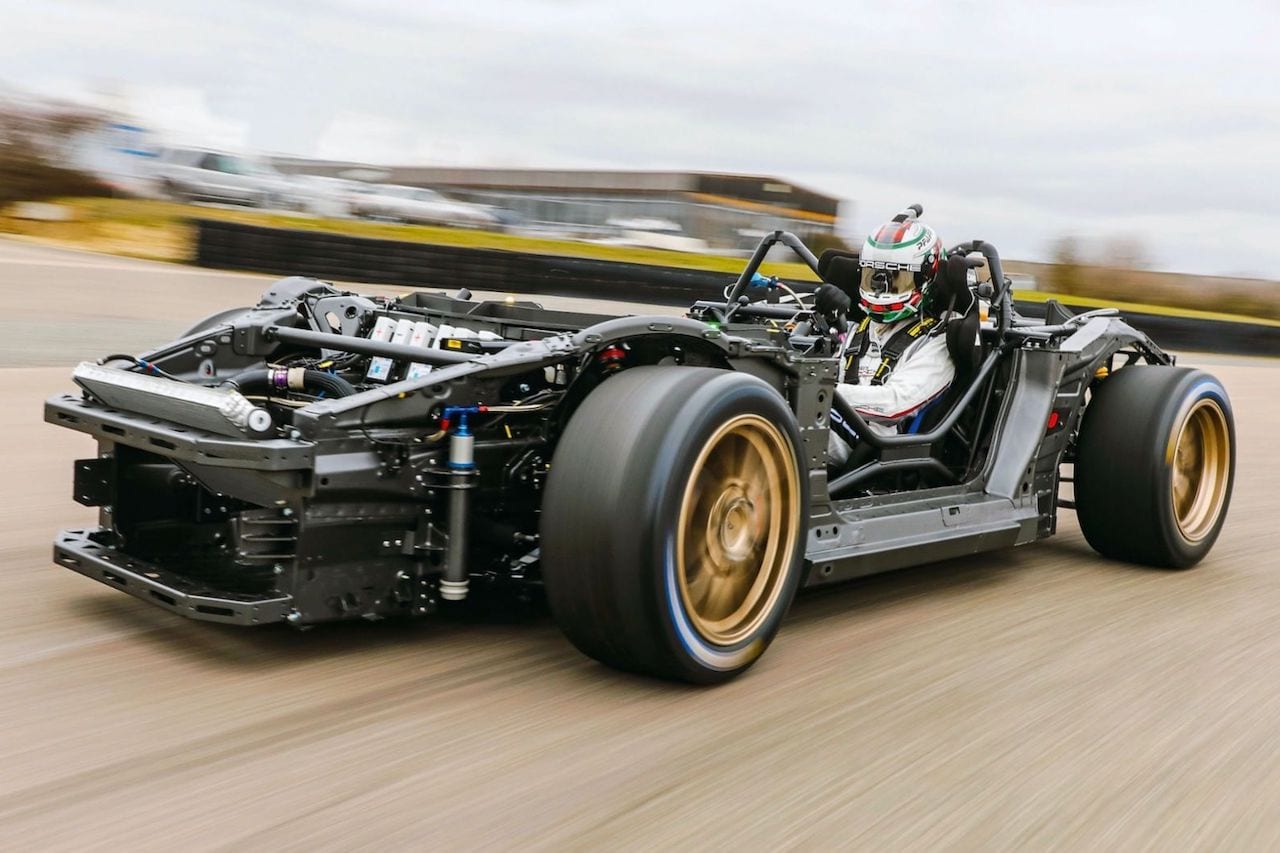 Porsche-Mission-R-Elektro-Sportwagen-Test