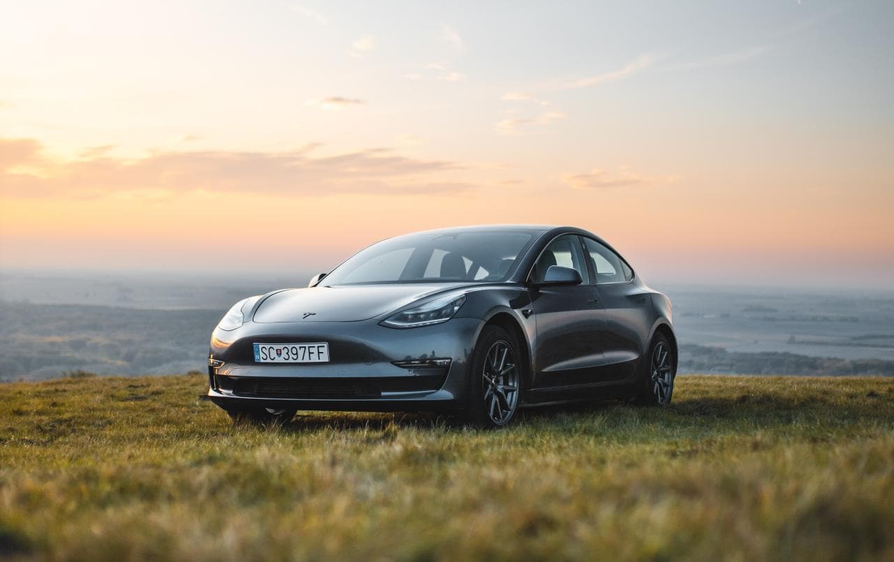 Obrist: Nach dem Tesla Model 3 als HyperHybrid folgt "flüssiger Strom"