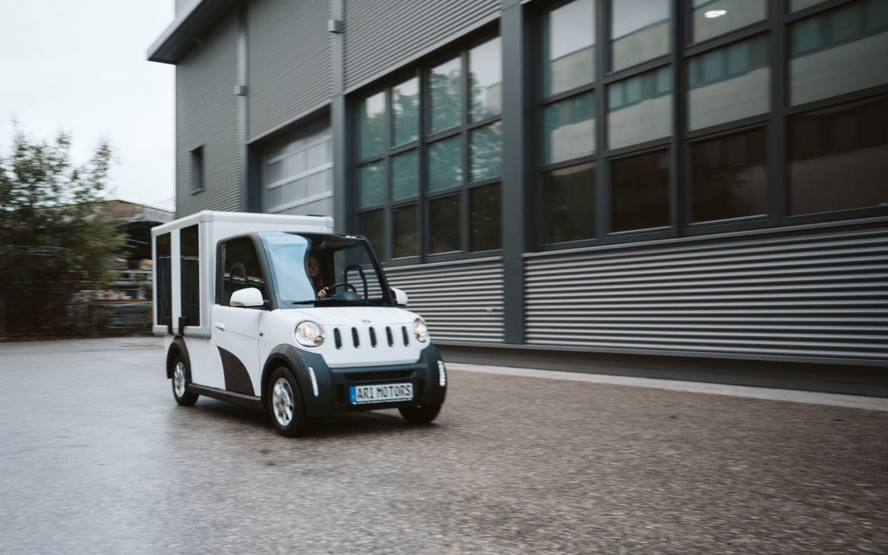 ARI Motors E-Fahrzeug-Prototyp mit Solar-Integration von Sono Motors