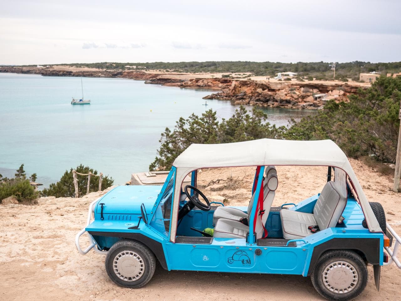 Britische Kultautomarke Moke künftig nur elektrisch unterwegs