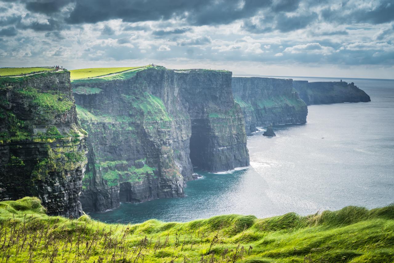 Irland: Eine Millionen E-Fahrzeuge und 1.500 E-Busse in 2030