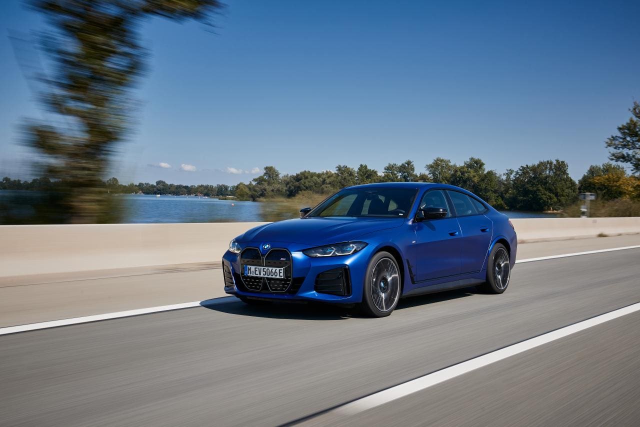 BMW Chef: BMW i4 und iX auf Monate ausverkauft