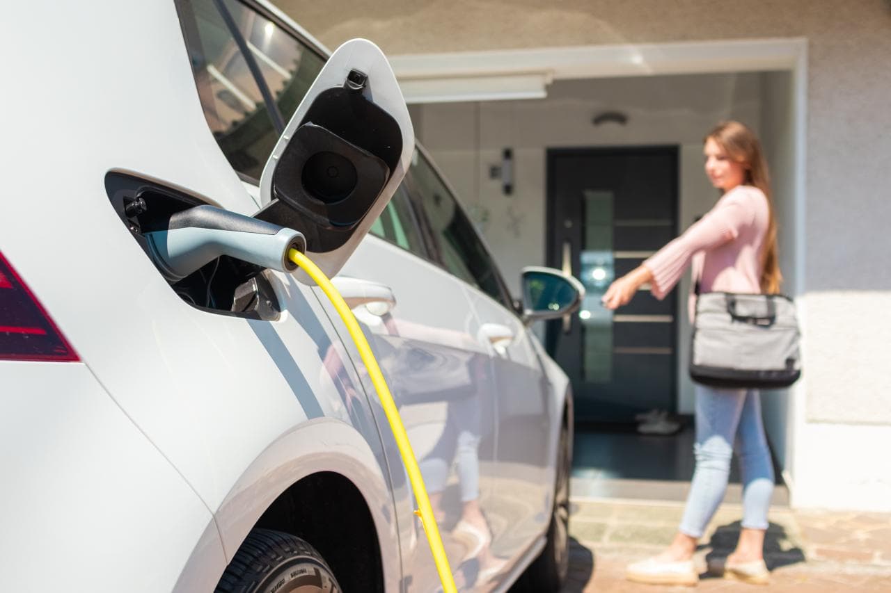 Bidirektionales Laden: TransnetBW macht E-Autos zum Ladebooster