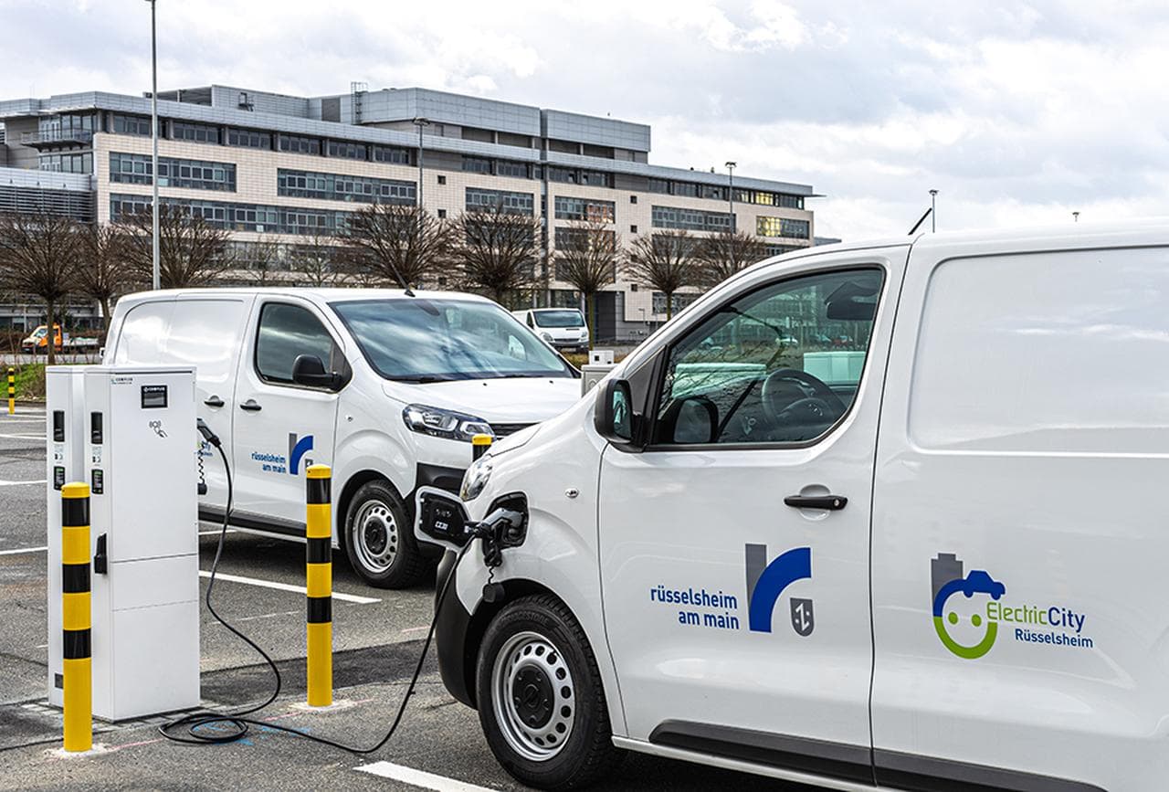 "Electric City Rüsselsheim": Dritte Ladefarm in Betrieb
