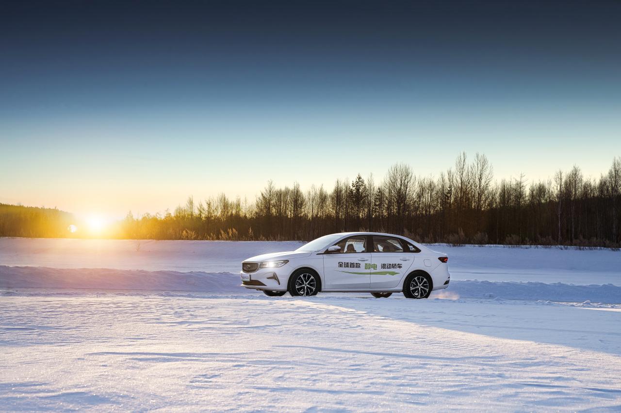 Chinesischer Hersteller Geely testet weltweit ersten Methanol-Hybridantrieb