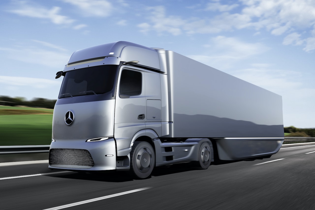 Daimler-Mercedes-langstrecke-Elektro-Lkw-eActros
