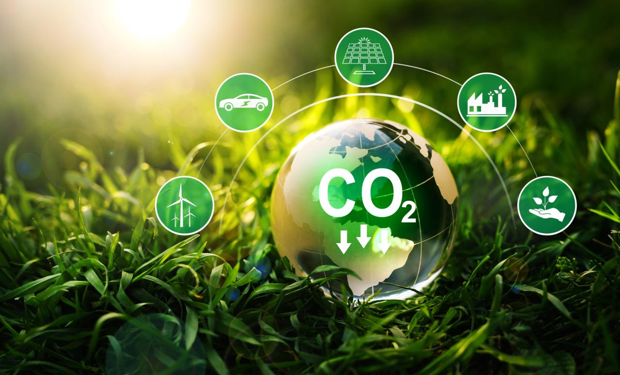 Laden von E-Autos am Arbeitsplatz kann Hälfte der CO2-Emissionen einsparen