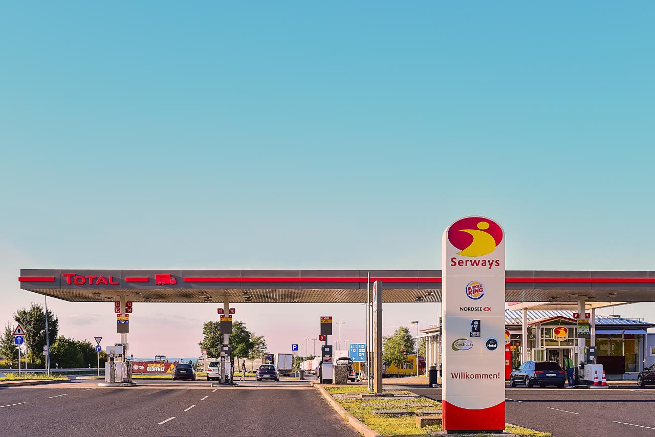 TotalEnergies will Batteriewechsel-Lösungen für E-Autos voranbringen