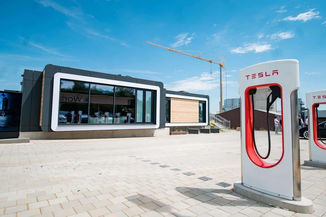 Tesla Supercharging Qubes schon bald in Europa
