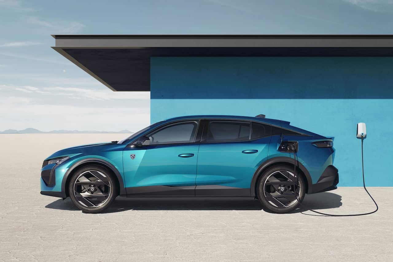 Peugeot-408-Elektroauto-Plug-in-Hybrid