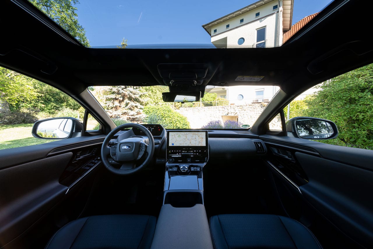 Subaru_Solterra_Elektroauto-Cockpit