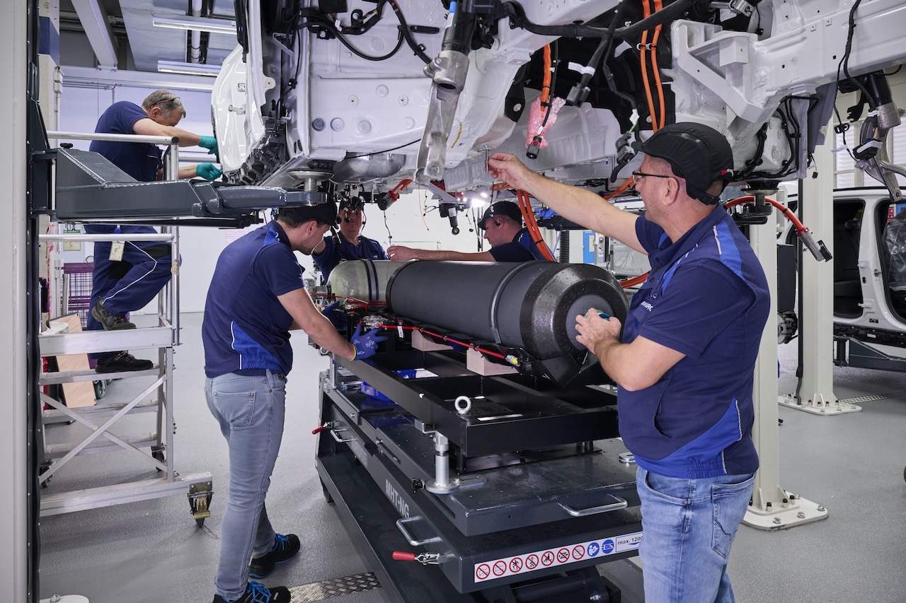 bmw-ix5-wasserstoff-produktion-tanks