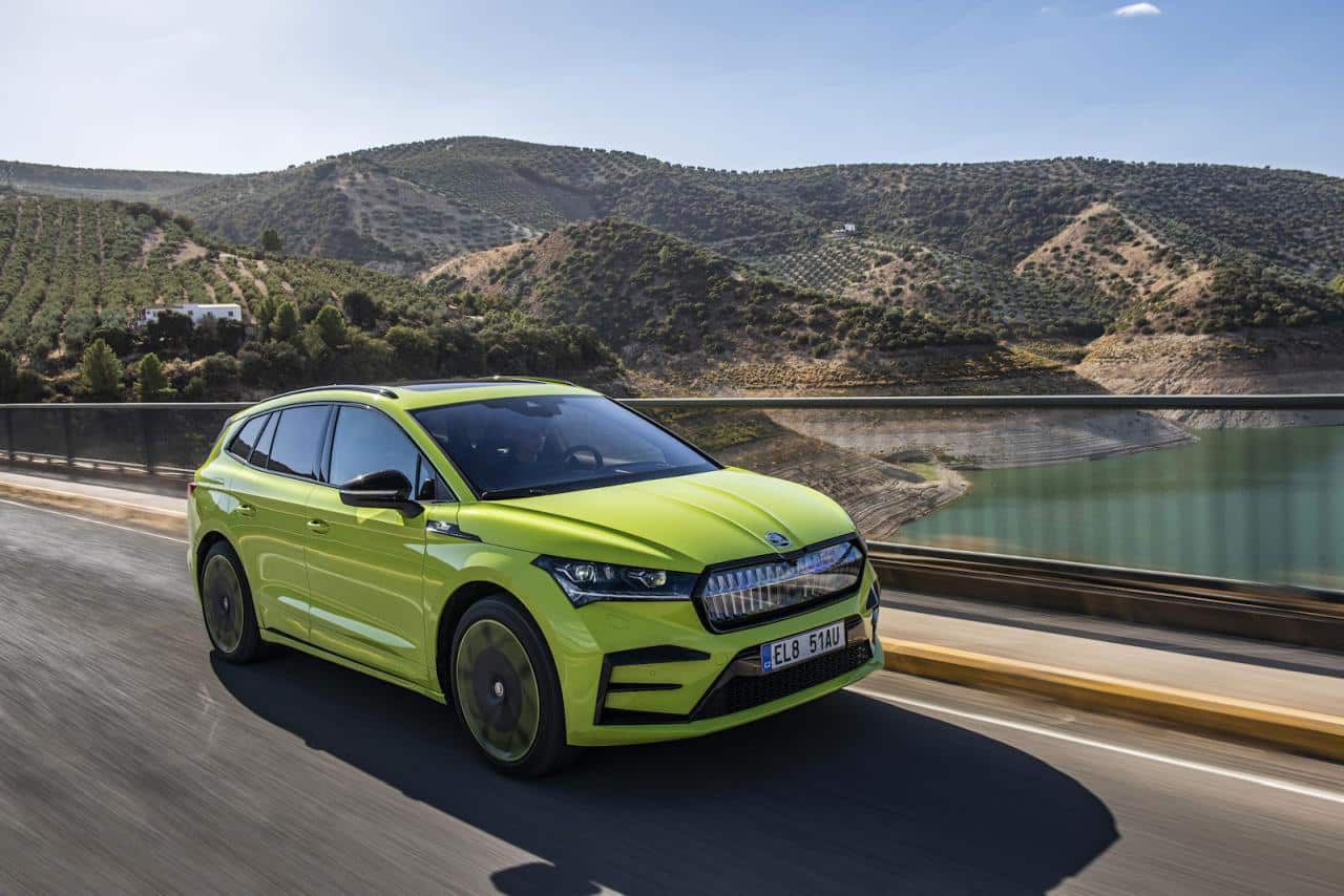 ŠKODA ENYAQ RS iV: So fährt sich der Performance-Stromer