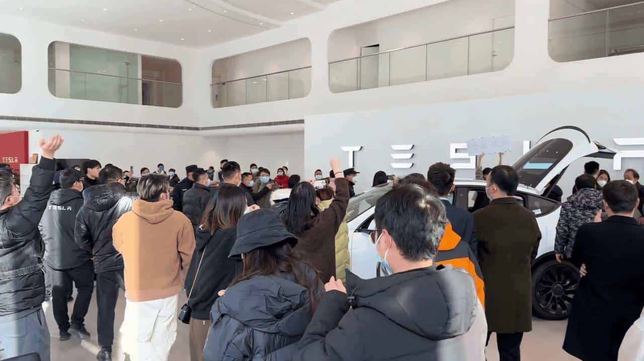 Tesla China: Nach Preiskürzungen kommt es zu massiven Protesten