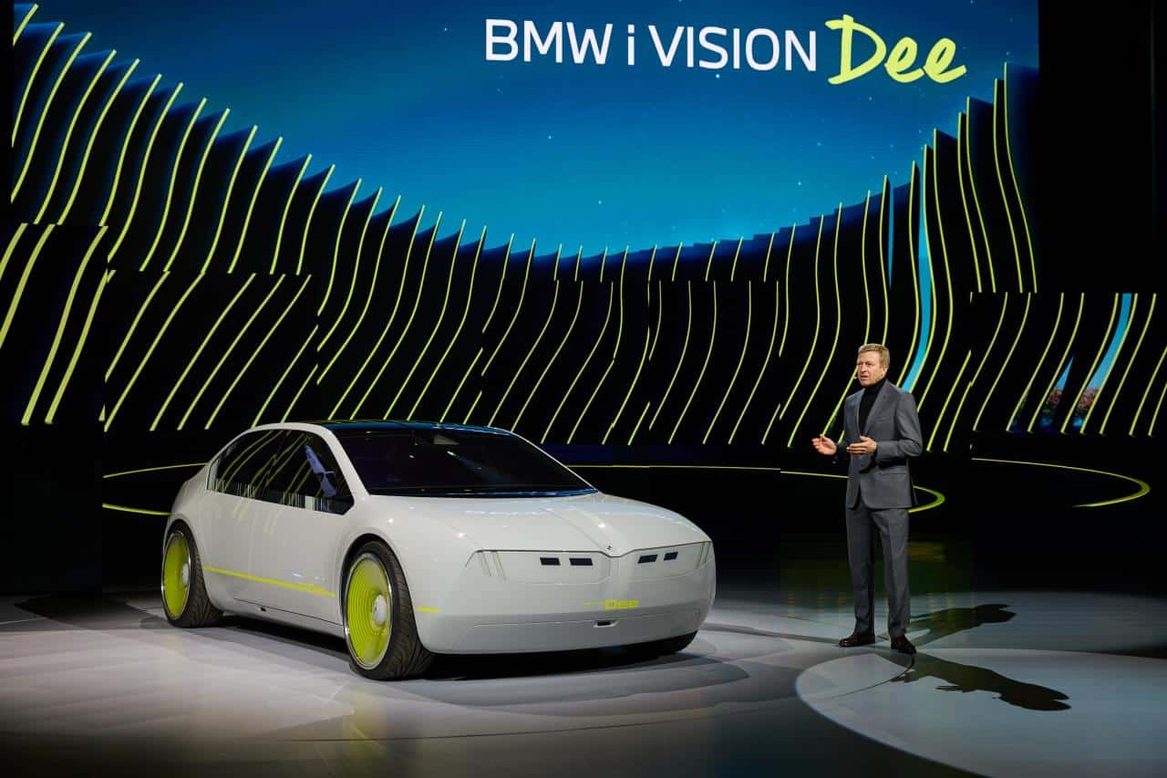 BMW-Chef Zipse spricht mit Dee und bekommt Unterstützung vom Terminator