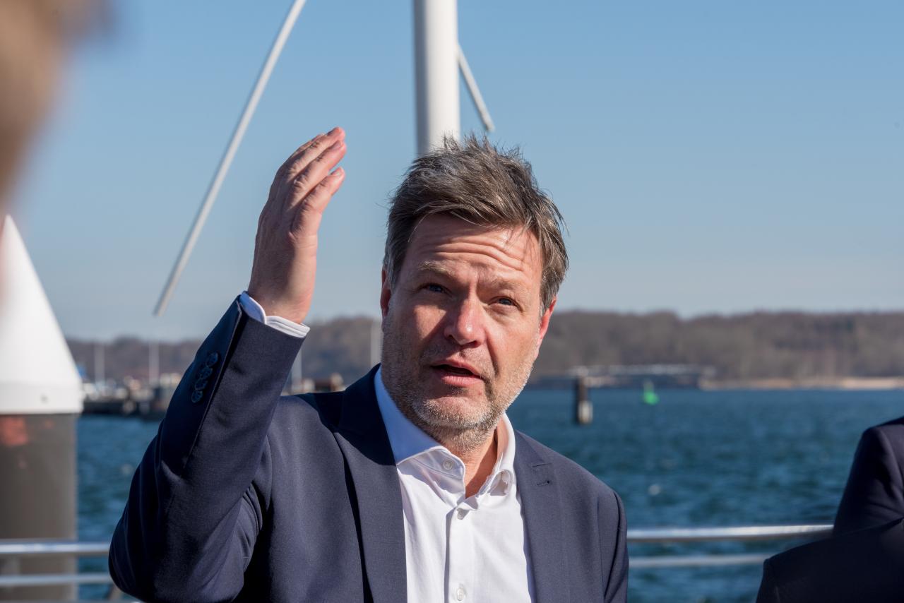 Habeck pocht auf mehr Klimaschutz im Verkehr