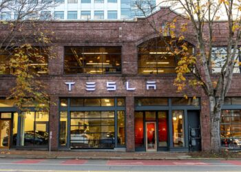 Teslas "Batteriefabrik light" nimmt in Grünheide den Betrieb auf