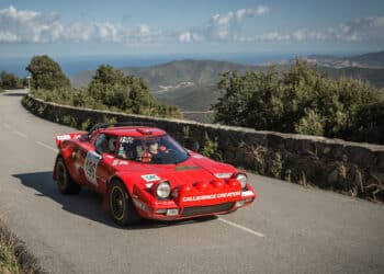 Jon Ingall / Shutterstock / 497260732
