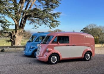 Morris-Commercial-Retro-Elektro-Van