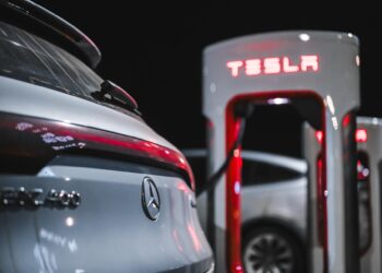 Tesla öffnet offenbar zahlreiche neue Supercharger für alle